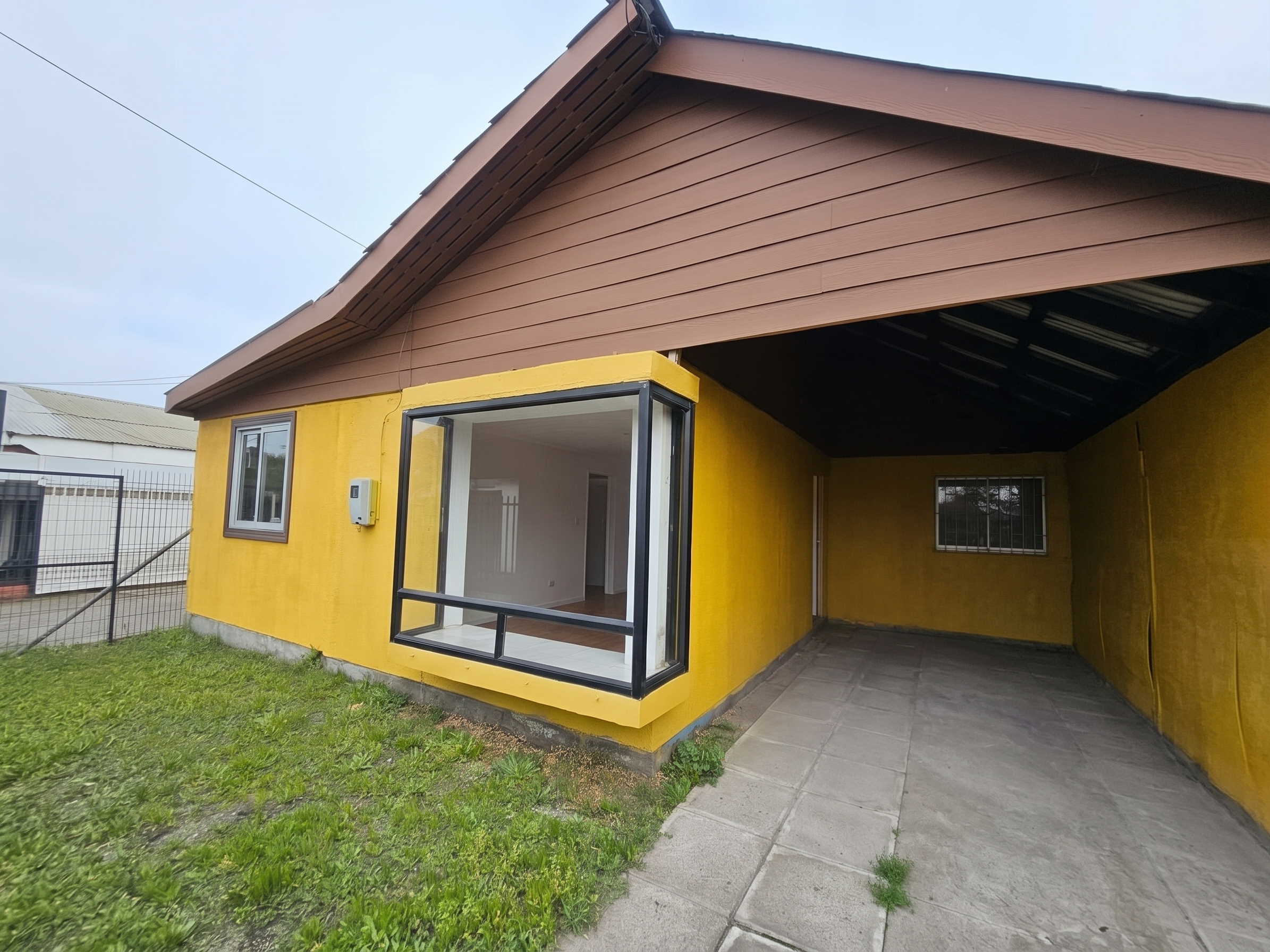 CASA ESQUINA, UBICADA EN AVENIDA ALONSO DE ERCILLA